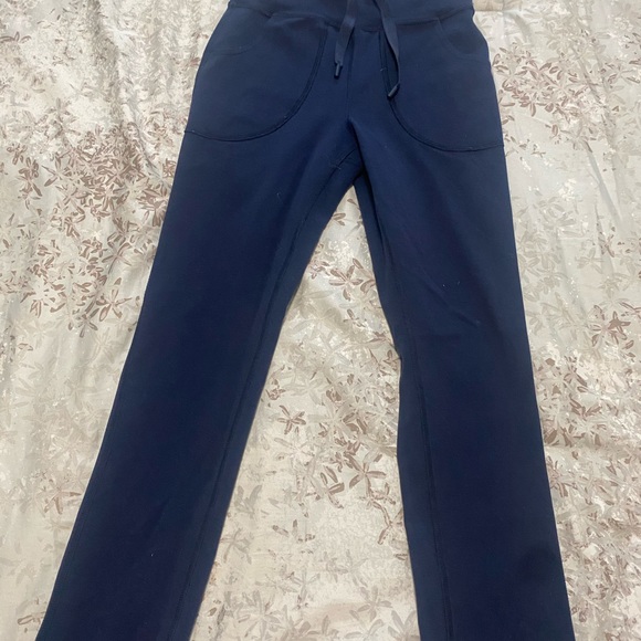 Lululemon High Rise - Picture 2 of 5